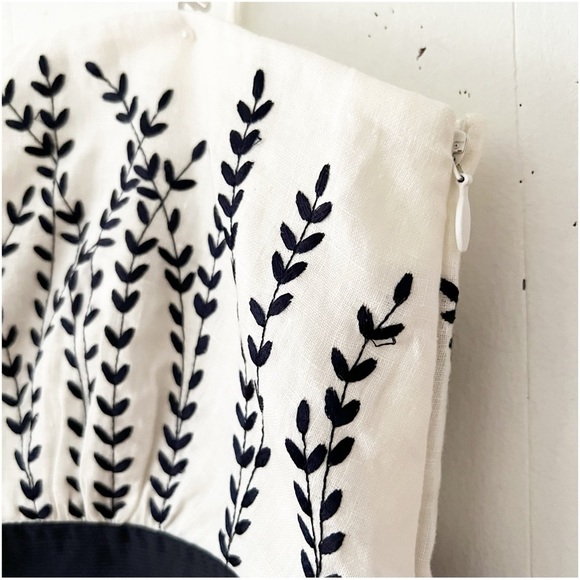 Ann Taylor Cream and Black Embroidered Linen Fit and Flare Dress Size 4 - Picture 5 of 10